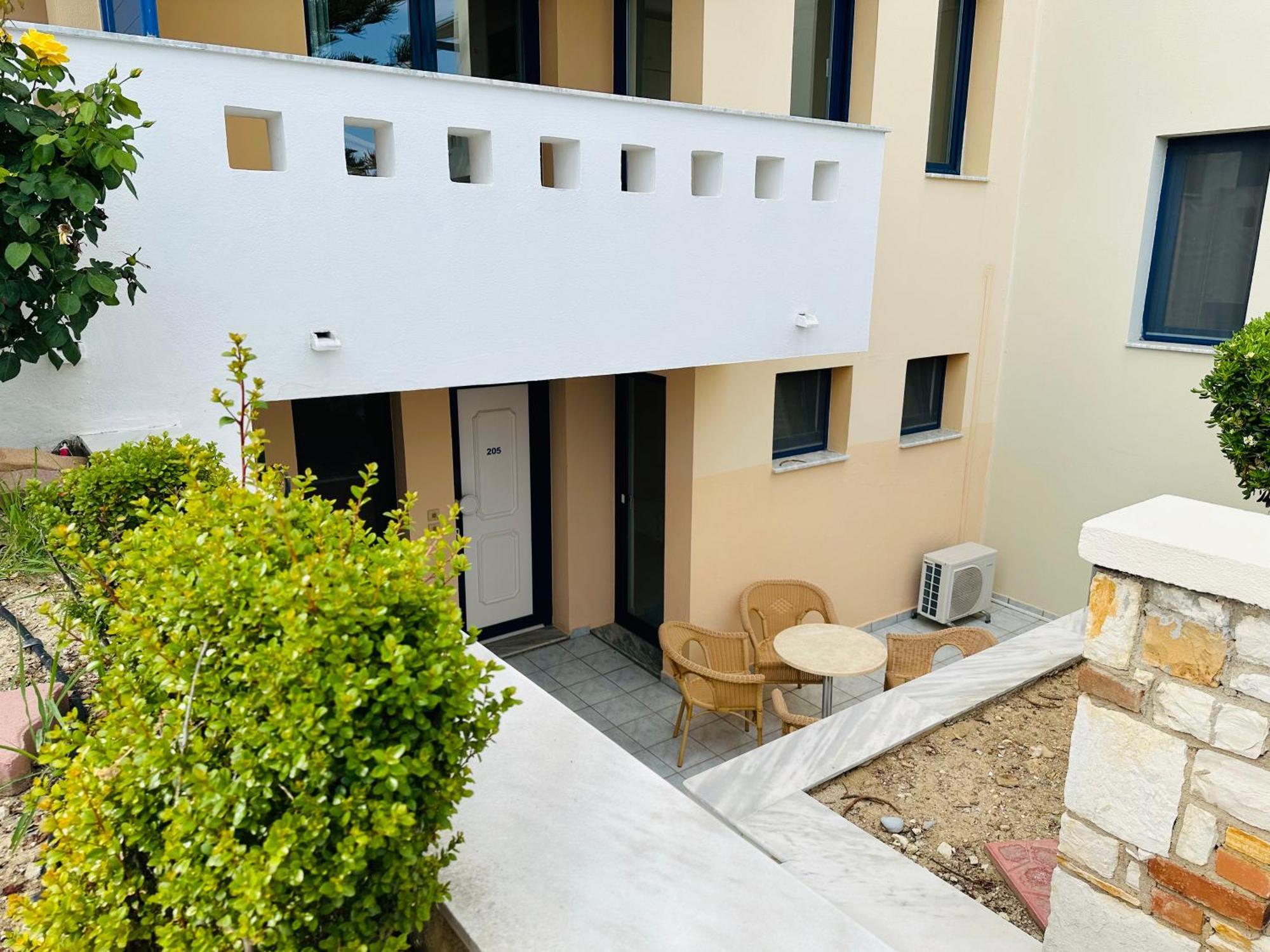 Sea Breeze Apartments Chios Monolia Экстерьер фото