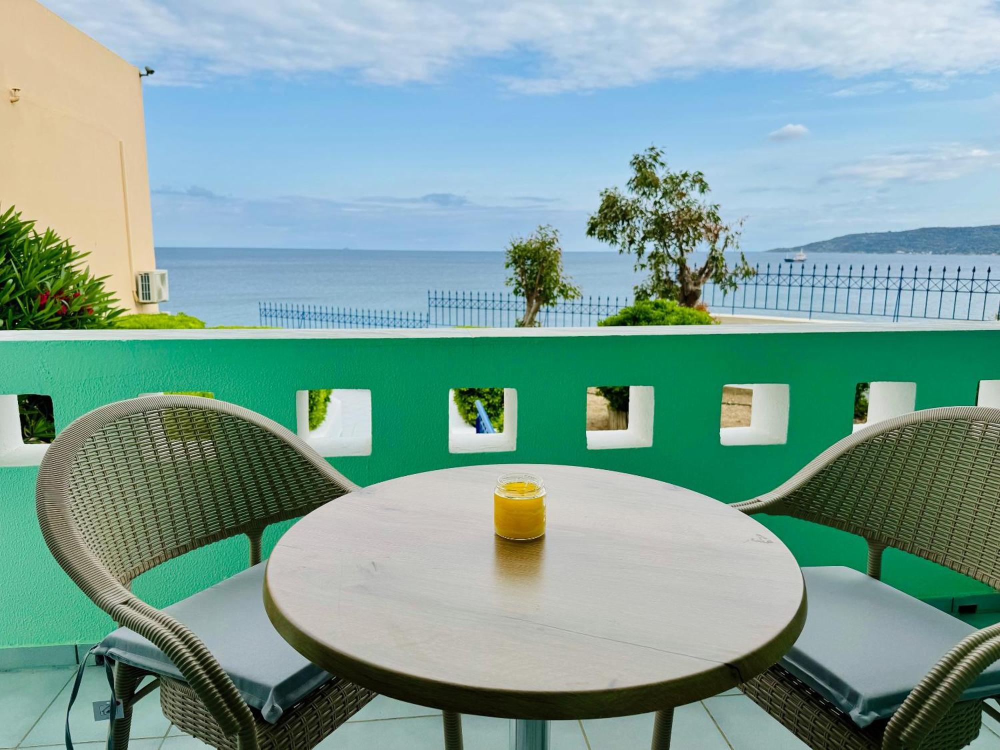 Sea Breeze Apartments Chios Monolia Экстерьер фото